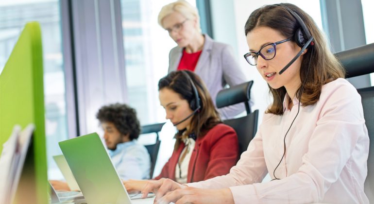 Help Desk vs Service Desk: What is the Difference?