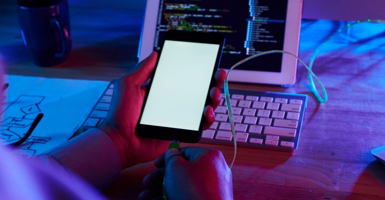 How to Develop a Mobile App For a Foldable Smartphone?